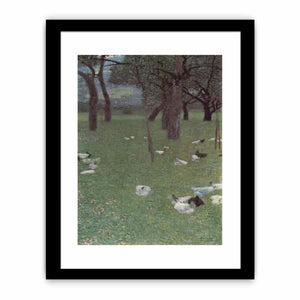 Garden with chickens in St. Agatha