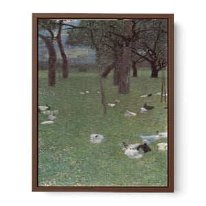 Garden with chickens in St. Agatha