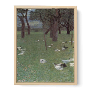 Garden with chickens in St. Agatha
