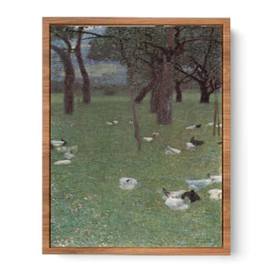 Garden with chickens in St. Agatha