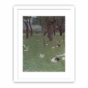 Garden with chickens in St. Agatha