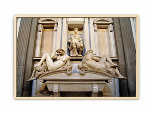 tomb monument of Giuliano di Lorenzo de' Medici, ornamented with the Night and Day along with a statue of Giuliano By Michelangelo Buonarroti